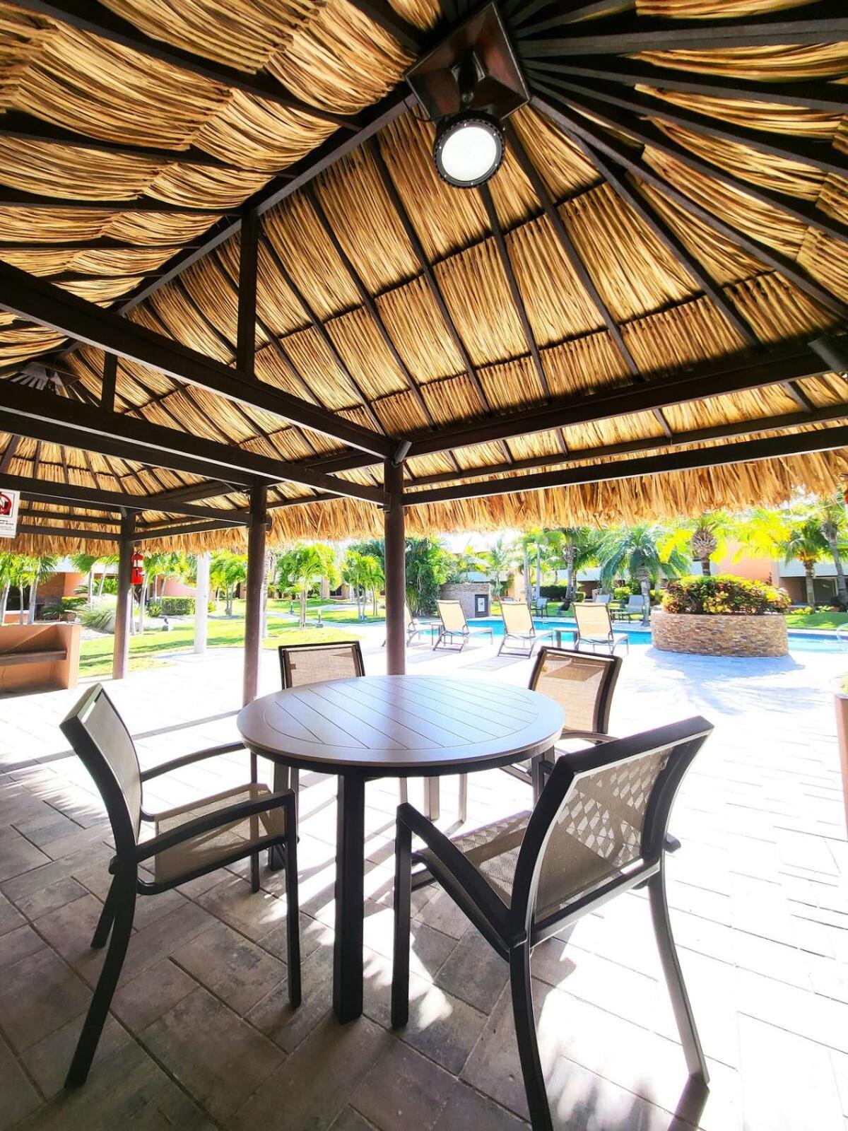 Eagle Beach Luxury House, Walking Distance To The Beach Palm Beach Extérieur photo